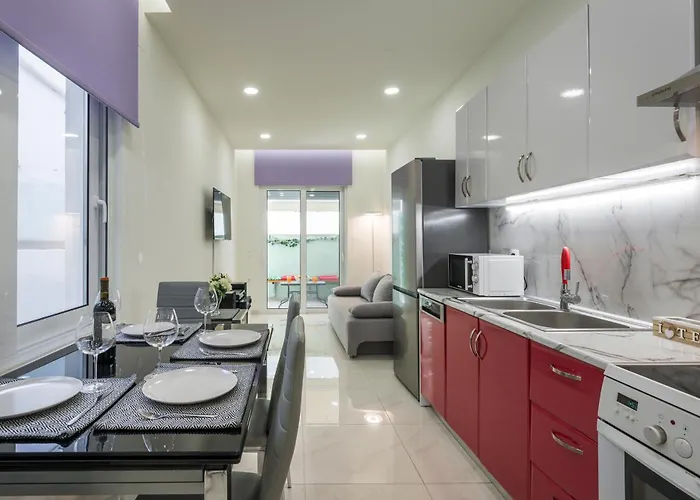 Luxury Pearl, Steps To The Beach
