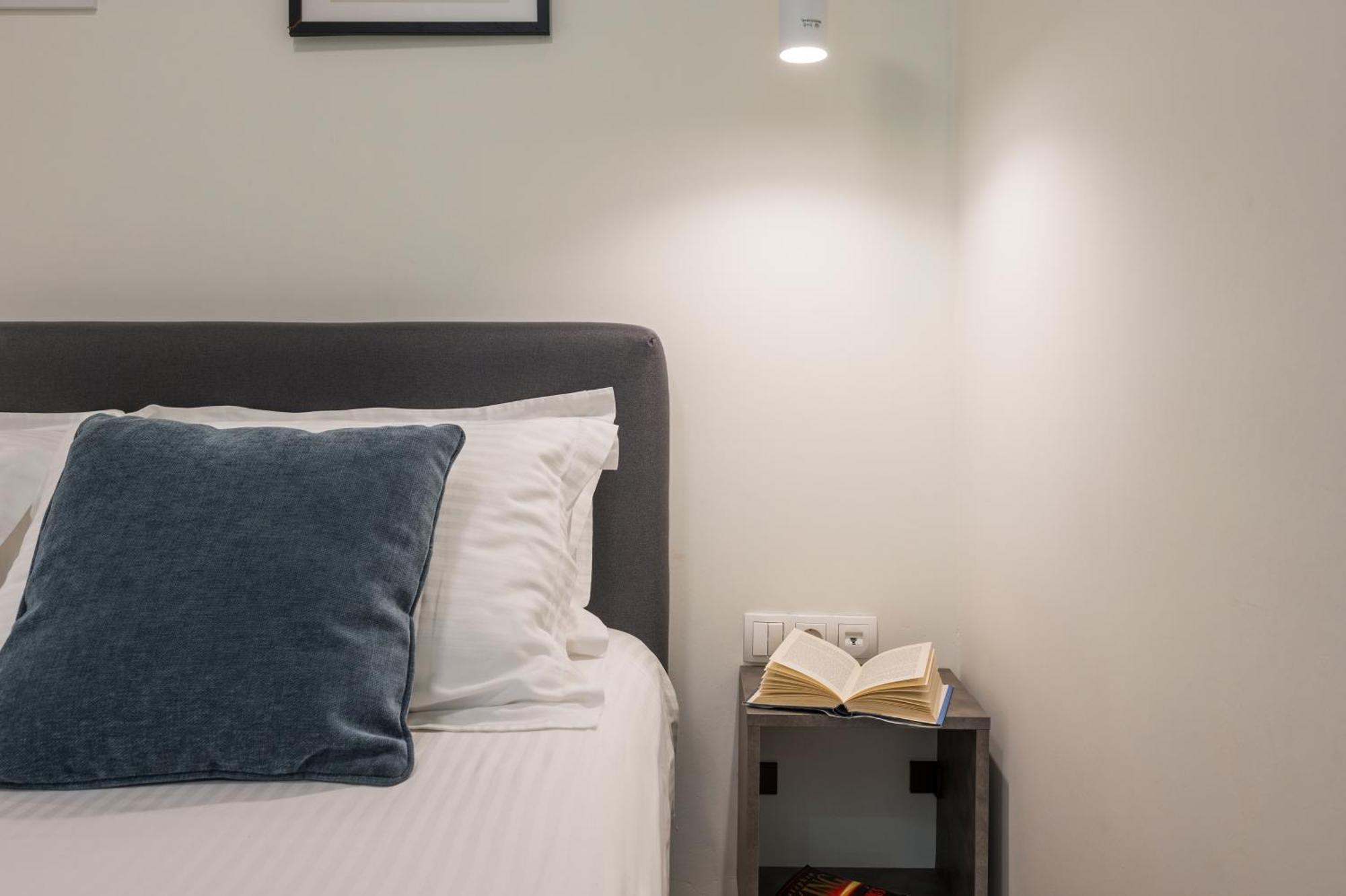 Luxury Pearl, Steps To The
