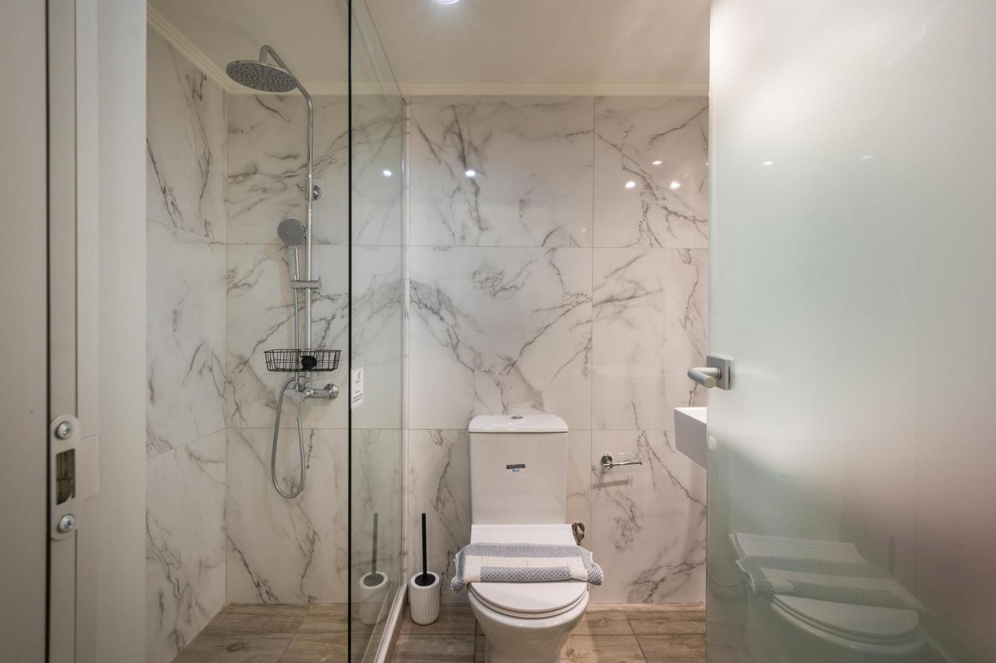 Luxury Pearl, Steps To The Apartment *