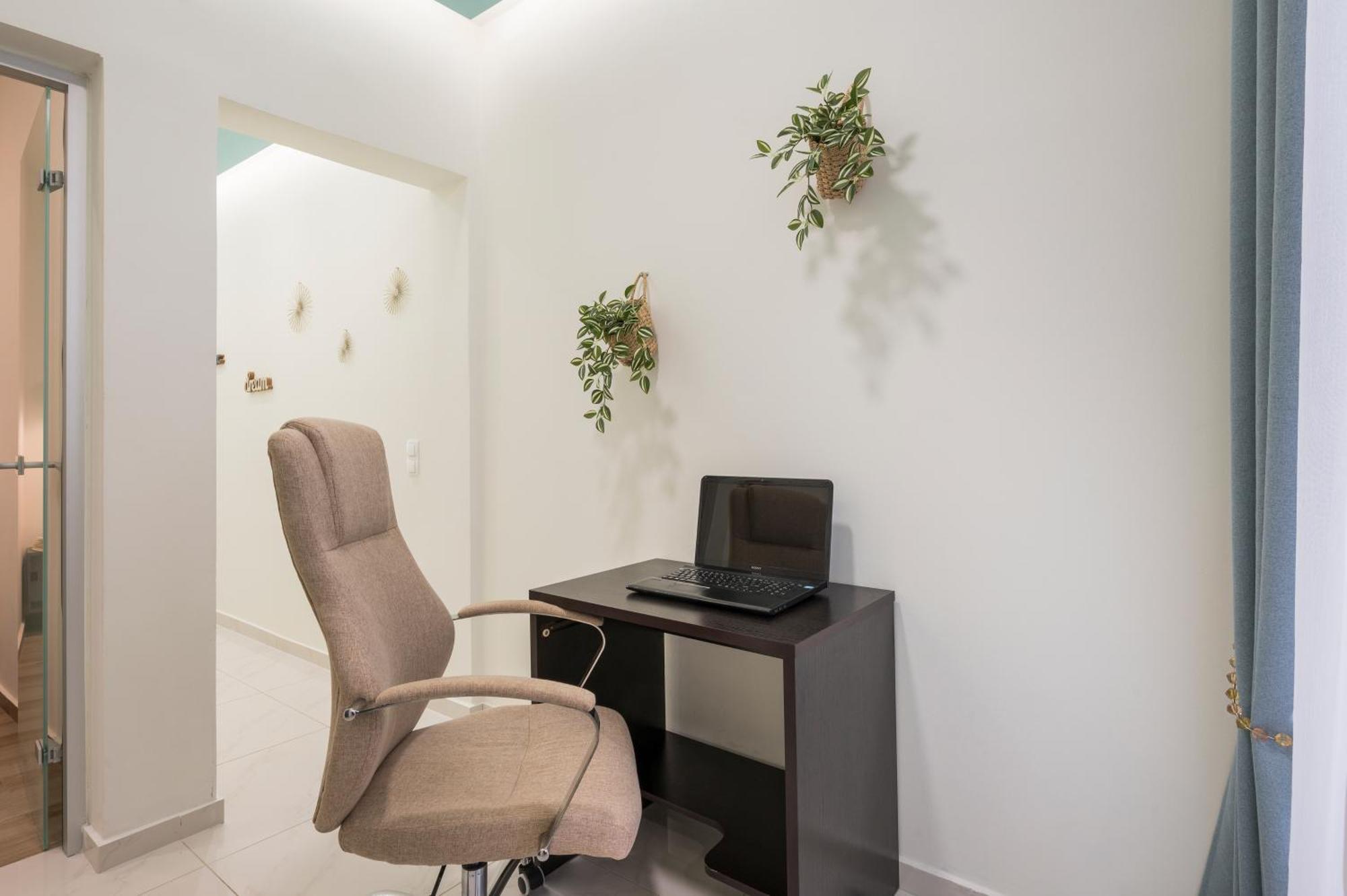 Apartment Luxury Pearl, Steps To The *